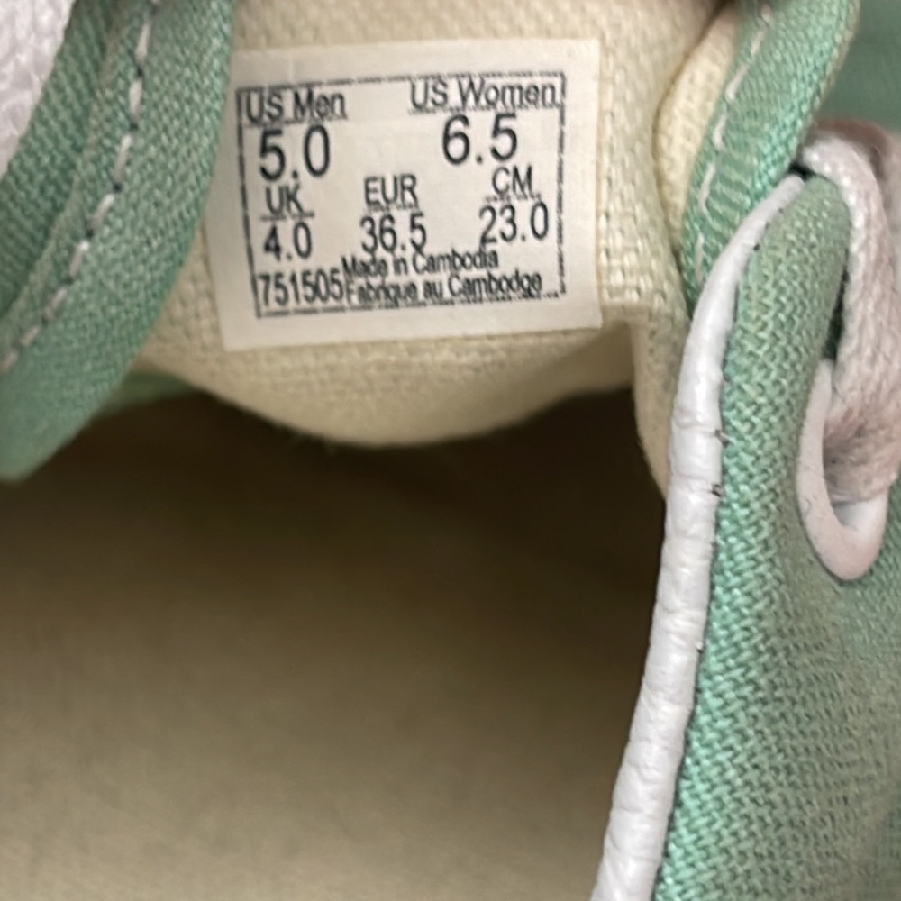 Vans - Picture 3 of 3